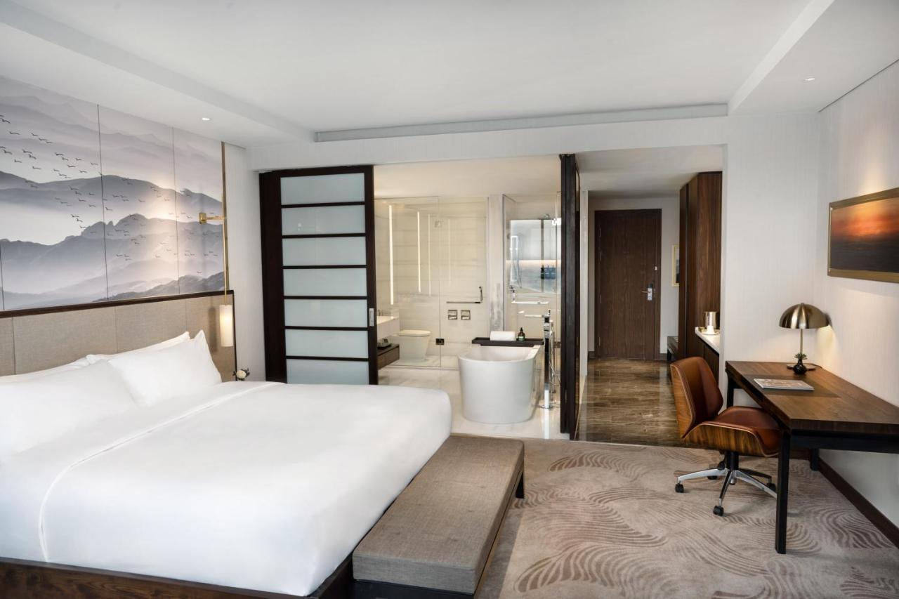 Crowne Plaza Vinh Yen City Centre By Ihg Exterior photo